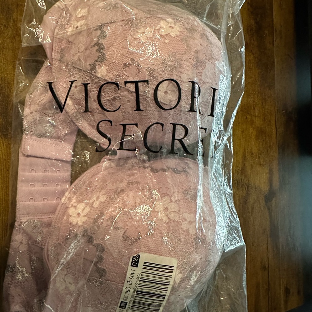 Victoria's Secret Pink Lace Push-Up Bra NWT